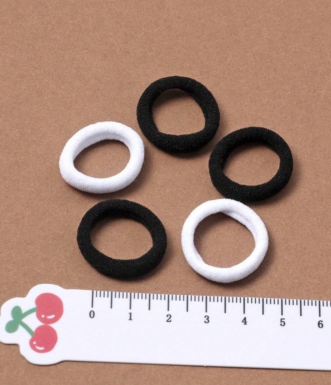 BLACK and WHITE BANDS - mix černých a bílých gumiček gumiček, 40 ks
